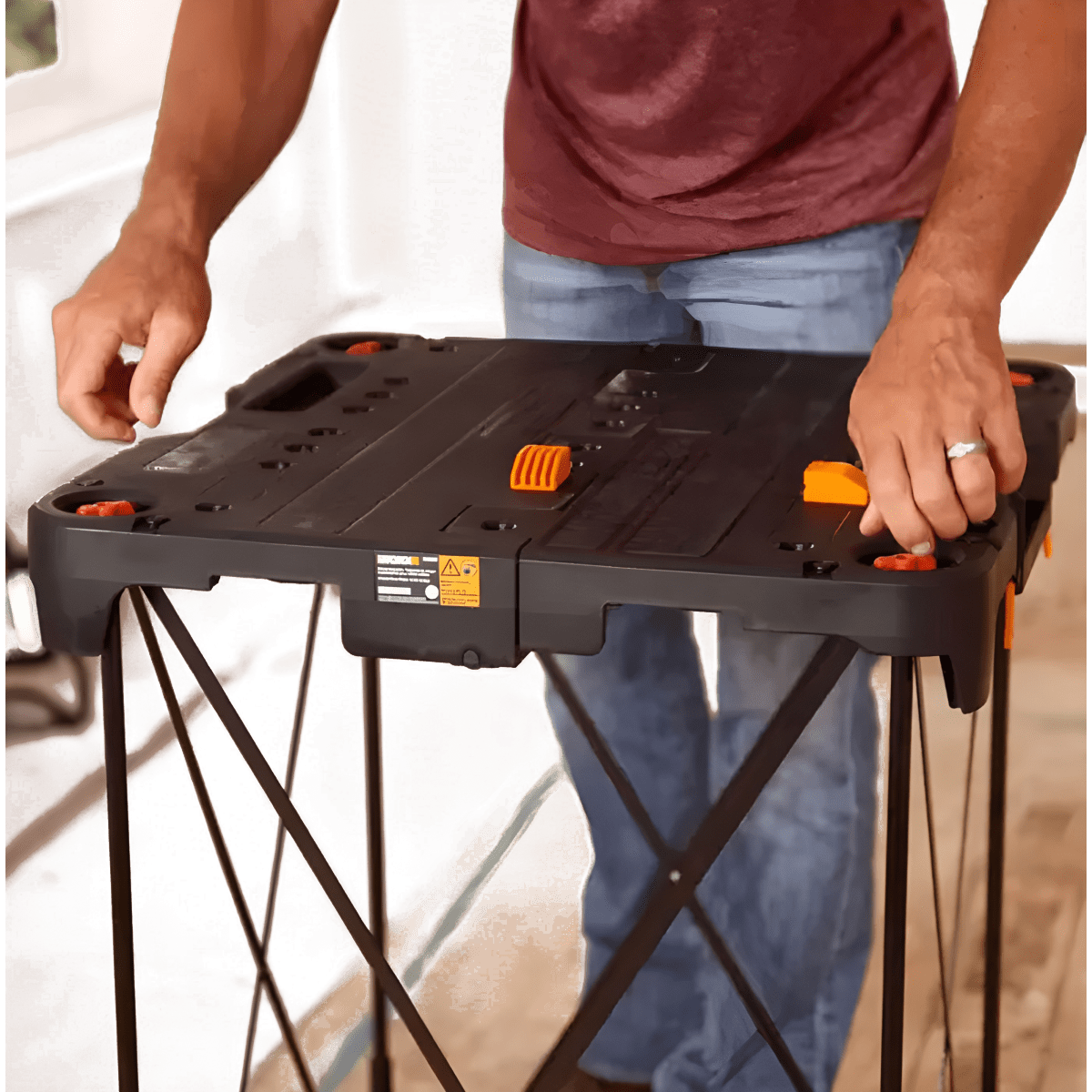 שולחן עבודה WORX מתקפל וקל משקל - אידיאלי לחללים קטנים