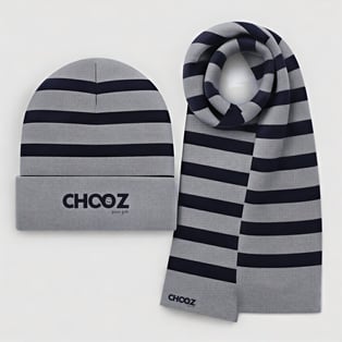 מארז חורף בסטייל - כובע וצעיף בעיצוב אישי כחול לבן