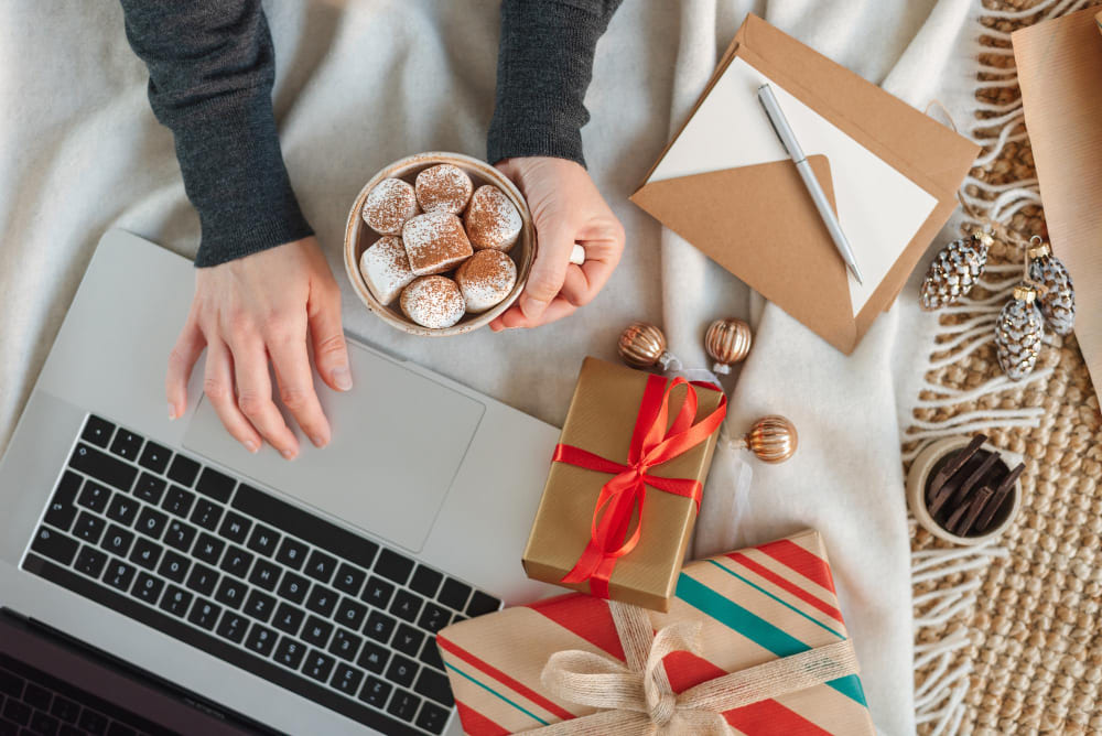Winter Holiday Employee Gifts: Warmth and Comfort Ideas