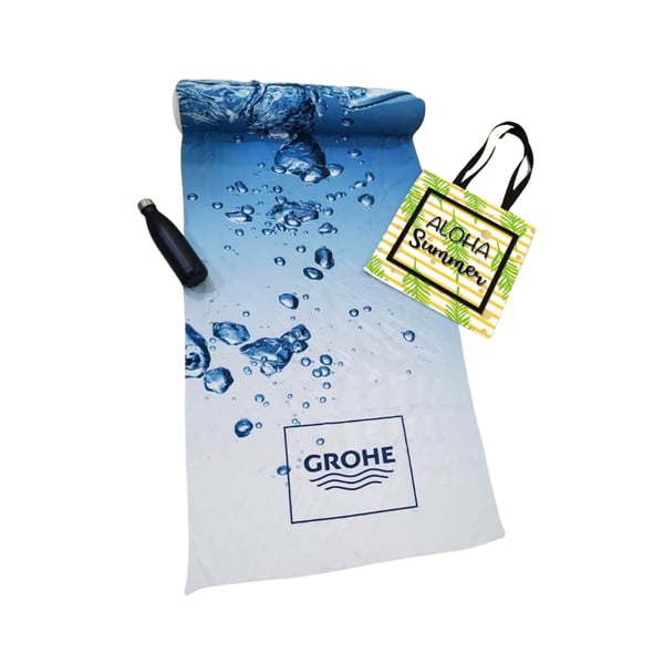 סט קיץ יוקרתי: מגבת חוף, כרית מתנפחת, בקבוק אישי ותיק בד