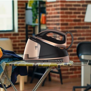 מגהץ קיטור מקצועי 2400W של שניידר