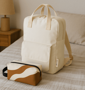 סט תיקים לטיולים הכולל תיק גב אקולוגי ותיק רחצה בהדפסה ALL-OVER