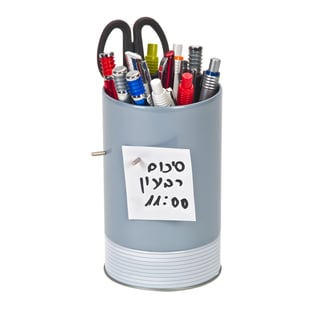 מעמד שולחני ממתכת בעיצוב מודרני עם לוח הודעות