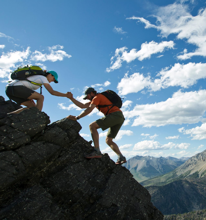 סט מטיילים עם תיק יום וכובע Columbia