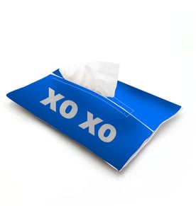 נרתיק טישו מבד עם סגירת סקוצ' צדדית ונוחה