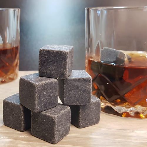 ערכת מתנה לוויסקי עם כוסות ואבני קרח בקופסה מהודרת