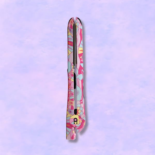 מחליק שיער עוצמתי מסדרת היוקרה של AMIKA - פי 3 חזק יותר