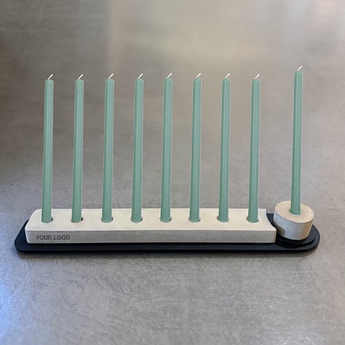 מארז חנוכיה מעוצב מבטון ופרספקס עם גפרורים