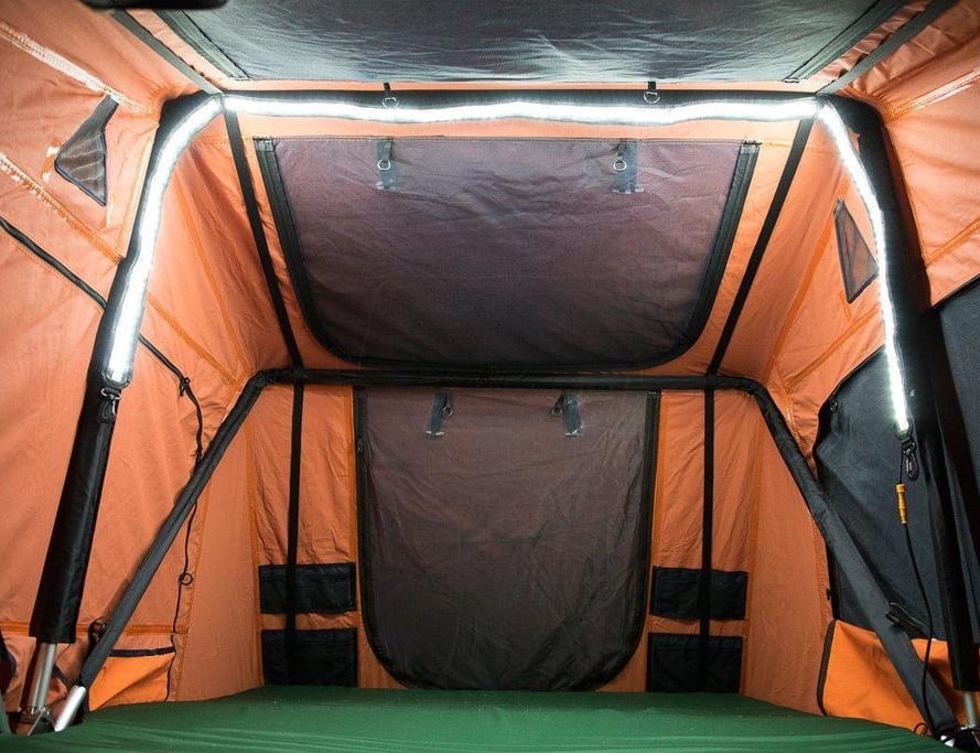 מארז טיול שטח מושלם – אוהל משפחתי גדול וערכת תאורה חזקה