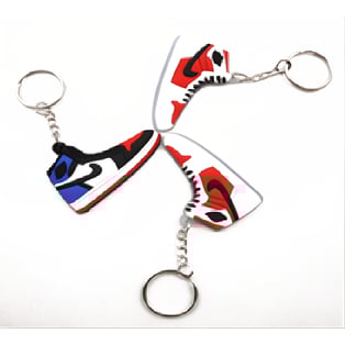 מחזיק מפתחות בצורת נעל