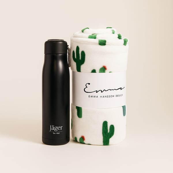 Luxury Winter Set - Thermal Mug and Coral Fleece Blanket - Elevate Your Winter Experience