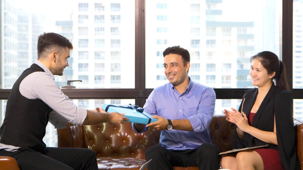 מתנות לעובדים בתפקידי מפתח: הכרה באחריות ובתרומה קריטית