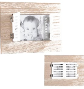 מסגרת תמונה מעץ בעיצוב חלון - מתנה עסקית ייחודית